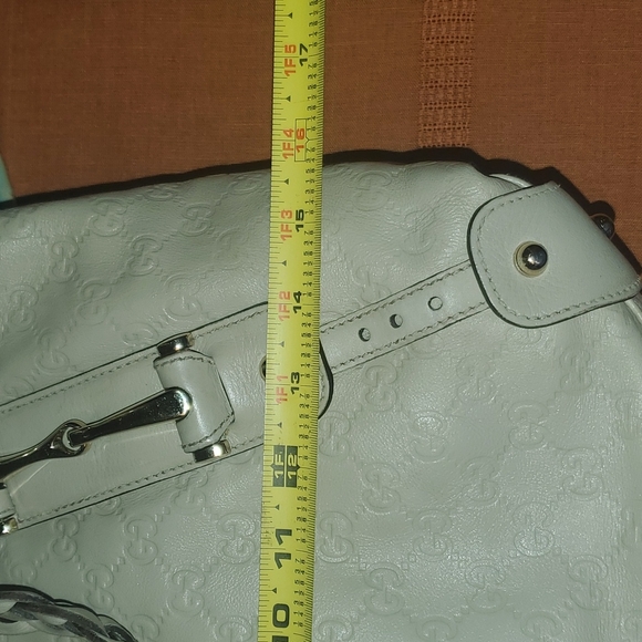 Gucci Guccissima Pelham Leather Small Bag - Picture 7 of 16